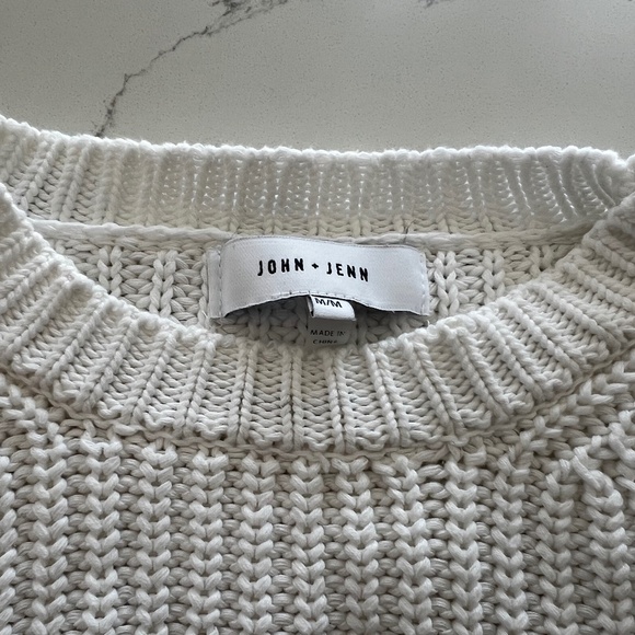 Stripped white size medium sweater - Picture 2 of 3